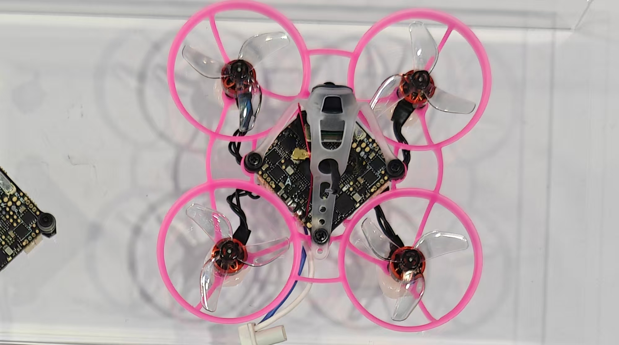 Comment choisir un objectif FPV à faible luminosité : F1.0 vs IR
